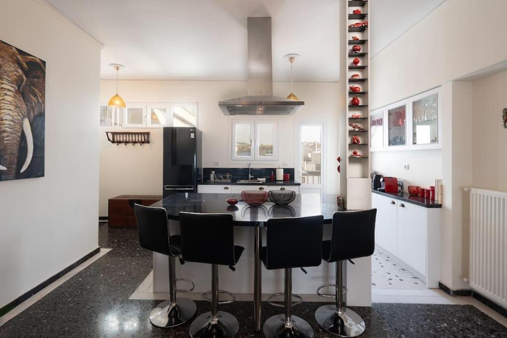 Athenian With Acropolis View Apartment *